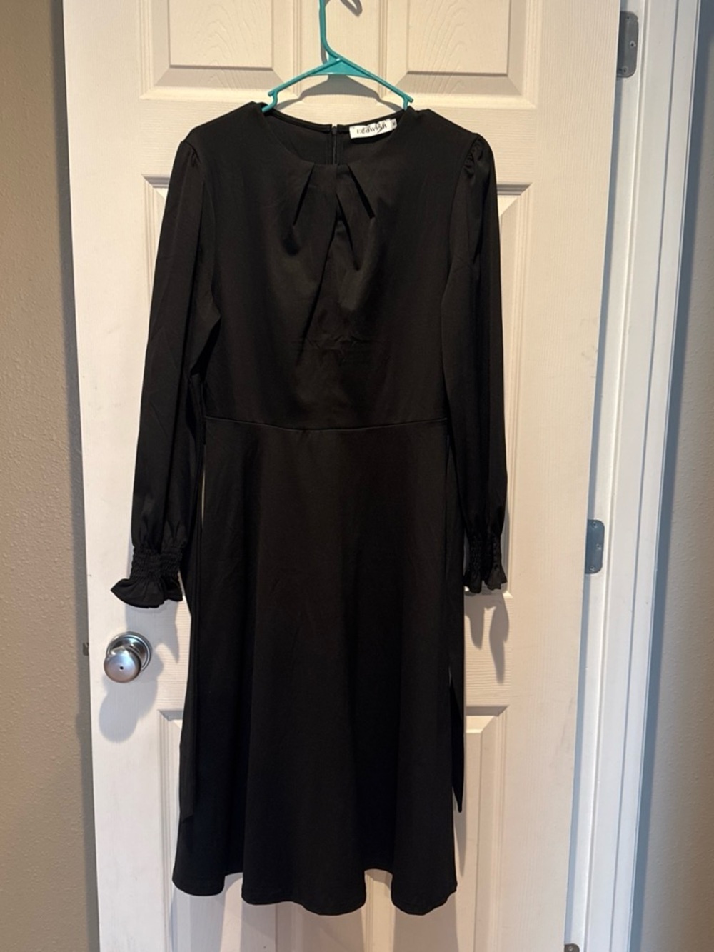 Wish Black Long-Sleeve A-Line Midi Dress